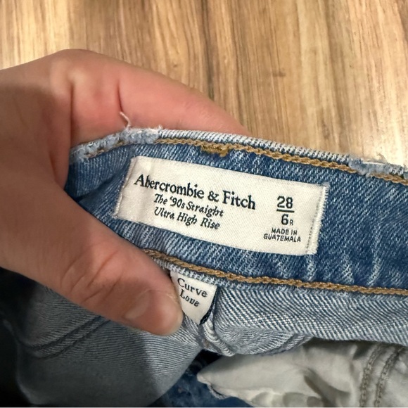 Abercrombie & Fitch Curve Love Ultra High Rise 90s Straight Jean - Picture 5 of 8